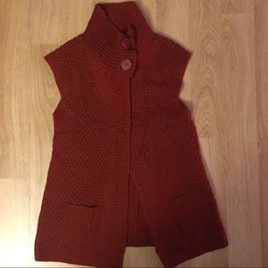 🆕 ⬇️$25 Women’s sweater vest